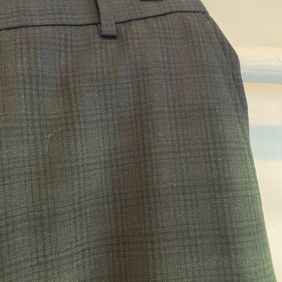 Jos.A. Bank Traveler Collection Slim Fit Mini Check Suit | Black | Size 40L /34W - Picture 5 of 10